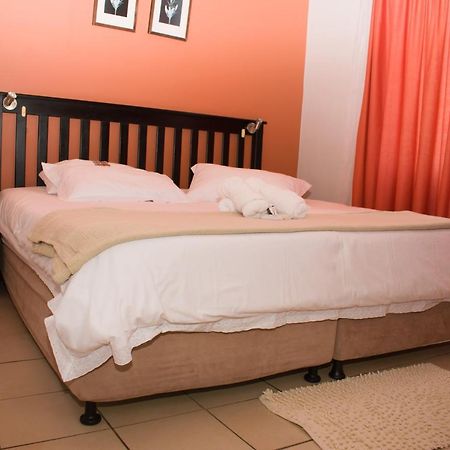 Tina'S Bed And Breakfast ซวาคอปมุนด์ ภายนอก รูปภาพ